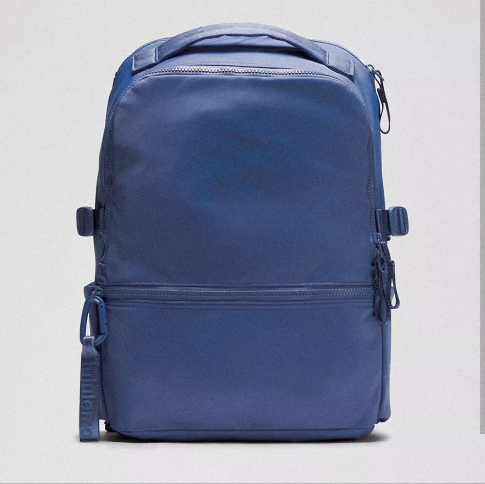 LULULEMON New Crew Backpack 22L. Blue